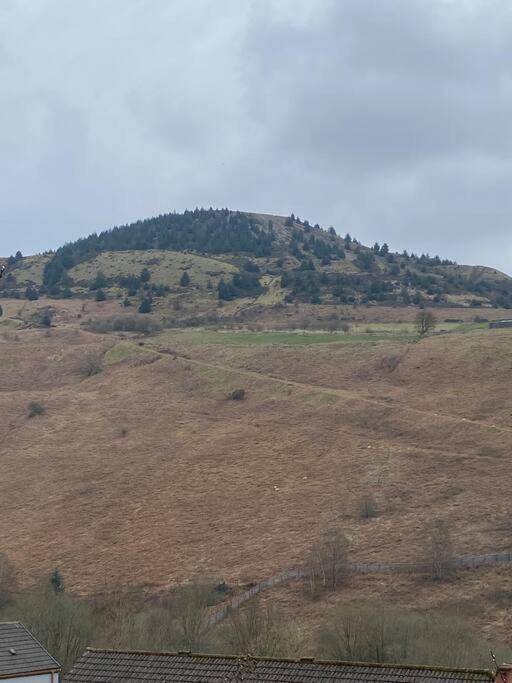 Llwynypia Mountain View Two Bedroom מראה חיצוני תמונה