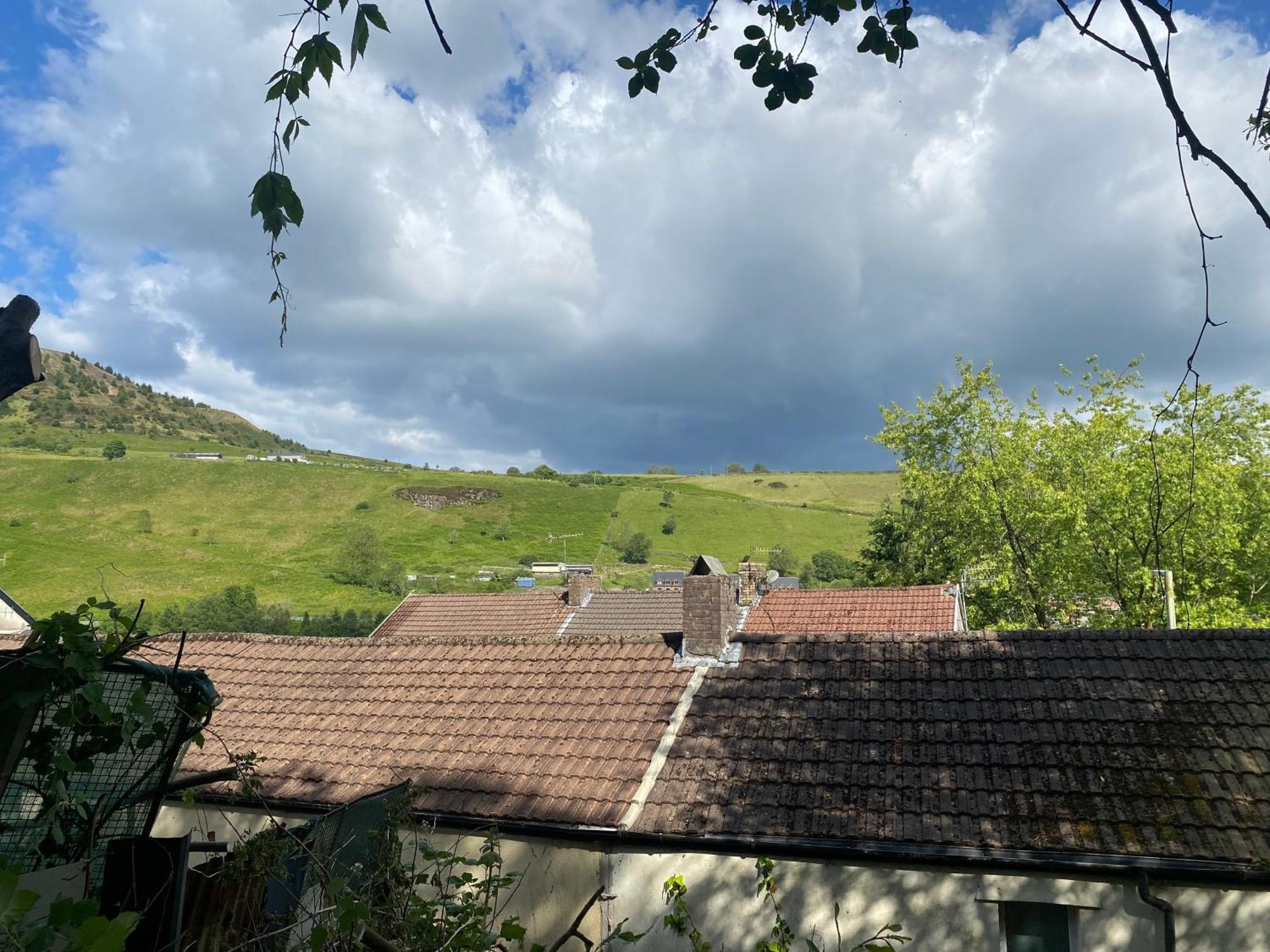 Llwynypia Mountain View Two Bedroom מראה חיצוני תמונה